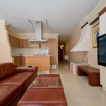 Apartamento Amazing 1 Bedroom With Views In *