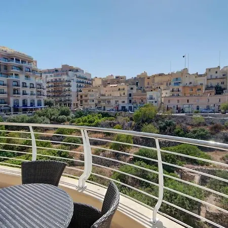 Amazing 1 Bedroom With Views In